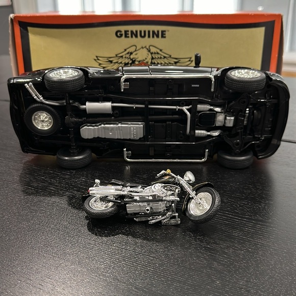 Harley-Davidson Limited Edition Collectable Model Ford F150 Truck & Fat Boy - Picture 8 of 13